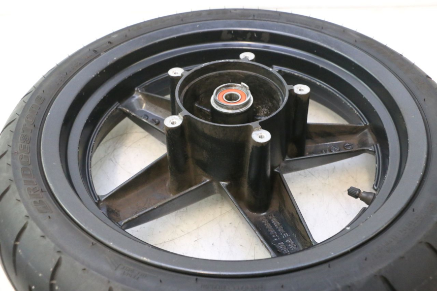 photo de VORDERRADFELGE UND REIFEN YAMAHA XMAX X-MAX 125 (2006 - 2009) - Zoom auf Gebrauchszustand
