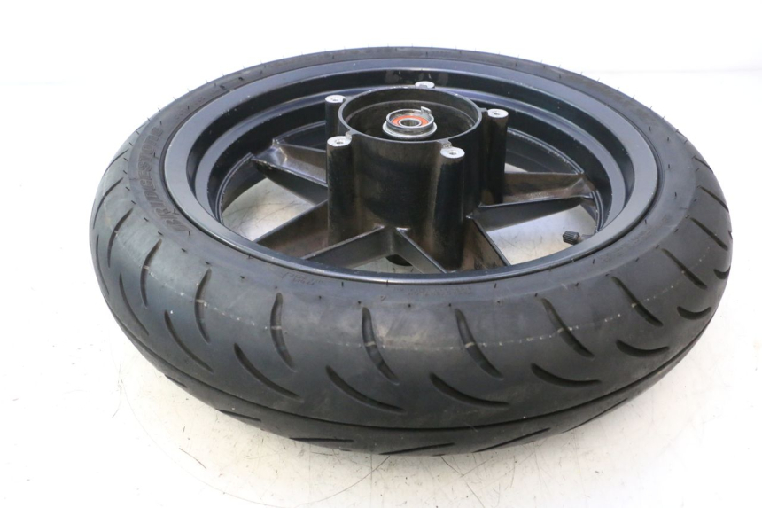 photo de VORDERRADFELGE UND REIFEN YAMAHA XMAX X-MAX 125 (2006 - 2009) - Technische Nahaufnahme