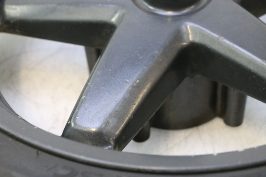 photo de VORDERRADFELGE UND REIFEN YAMAHA XMAX X-MAX 125 (2006 - 2009) - Oberflächenzustand und Material