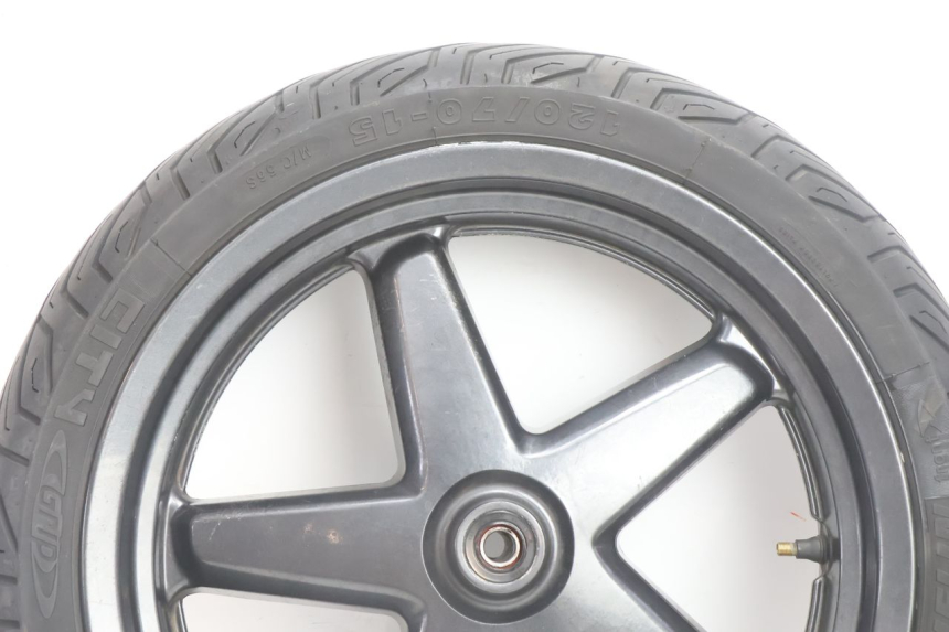 photo de VORDERRADFELGE UND REIFEN YAMAHA X-MAX XMAX 125 (2010 - 2013) - Detailansicht des Bauteils