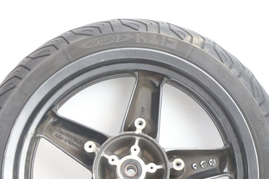 photo de VORDERRADFELGE UND REIFEN YAMAHA X-MAX XMAX 125 (2010 - 2013) - Charakteristische Merkmale