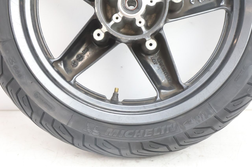 photo de VORDERRADFELGE UND REIFEN YAMAHA X-MAX XMAX 125 (2010 - 2013) - Zoom auf Komponenten