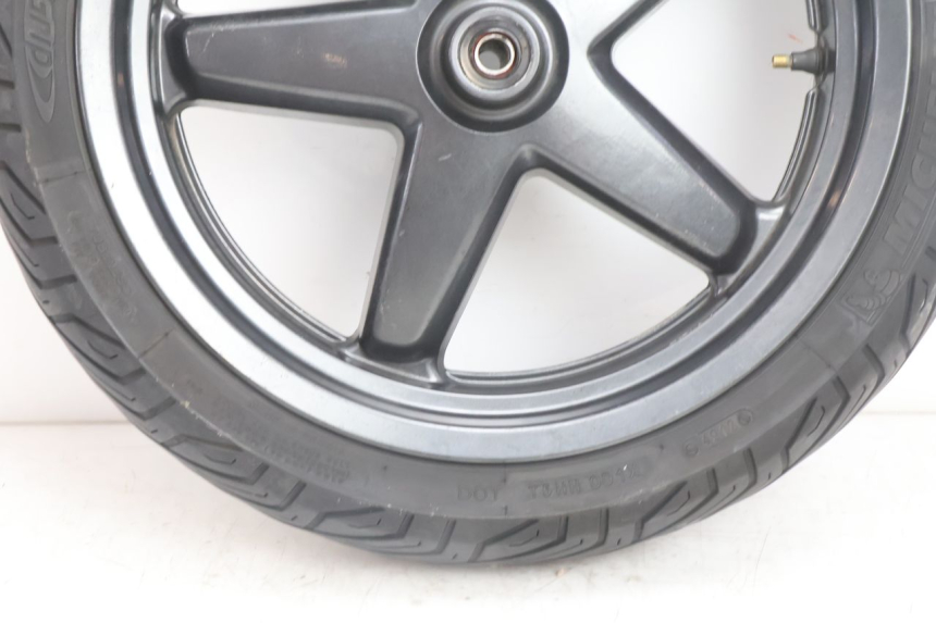 photo de VORDERRADFELGE UND REIFEN YAMAHA X-MAX XMAX 125 (2010 - 2013) - Zoom auf Gebrauchszustand