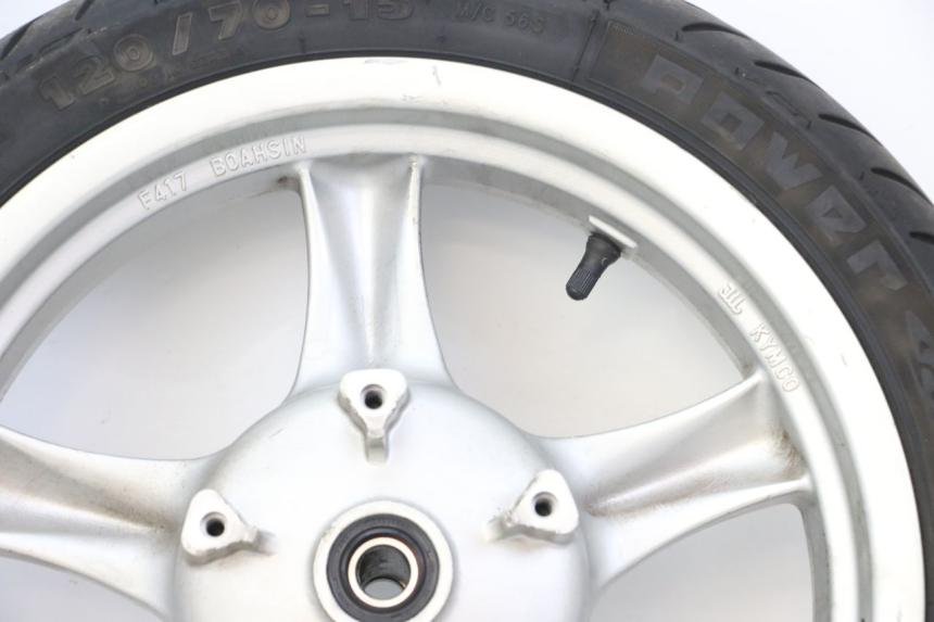 photo de VORDERRADFELGE UND REIFEN KYMCO XCITING 500 (2007 - 2010) - Zoom auf Gebrauchszustand