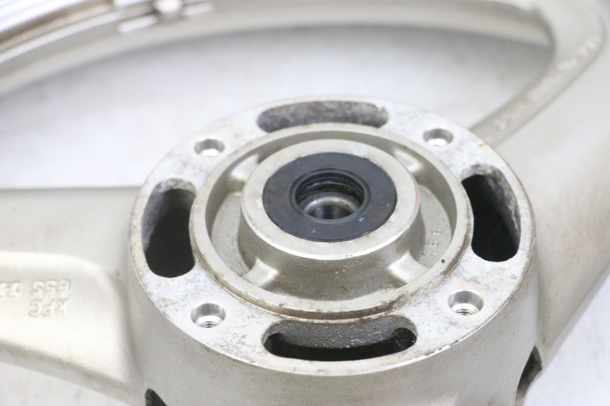 photo de VORDERRADFELGE UND REIFEN HONDA XLV VARADERO 125 (2000 - 2006) - Geprüftes Gebrauchtteil