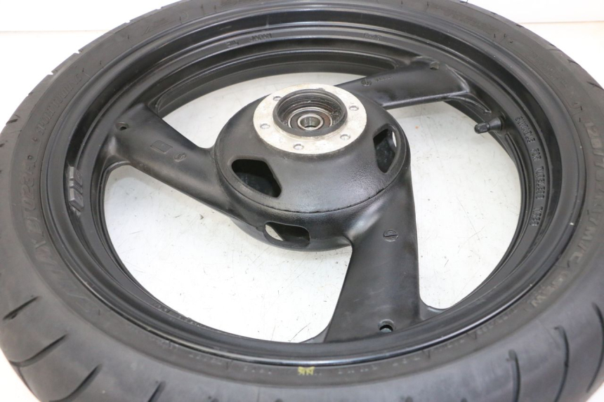 photo de VORDERRADFELGE UND REIFEN YAMAHA FZS FAZER 600 (2001 - 2003) - Zoom auf Gebrauchszustand