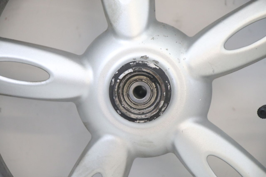 photo de VORDERRADFELGE UND REIFEN YAMAHA NEOS NEO'S 4T 50 (2008 - 2016) - Technische Nahaufnahme