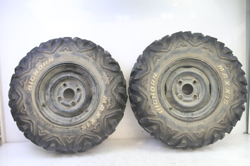 photo de VORDERRADFELGE UND REIFEN YAMAHA YFM GRIZZLY 550 (2008 - 2015) - Hauptansicht