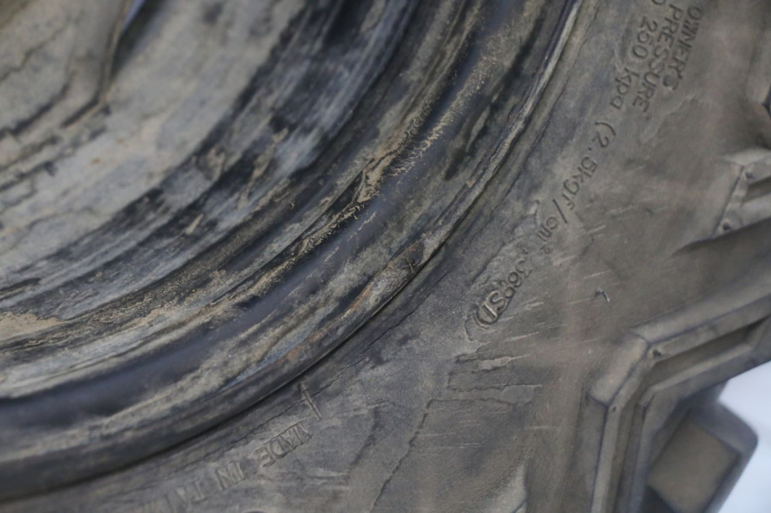 photo de VORDERRADFELGE UND REIFEN YAMAHA YFM GRIZZLY 550 (2008 - 2015) - Fokus auf die Struktur