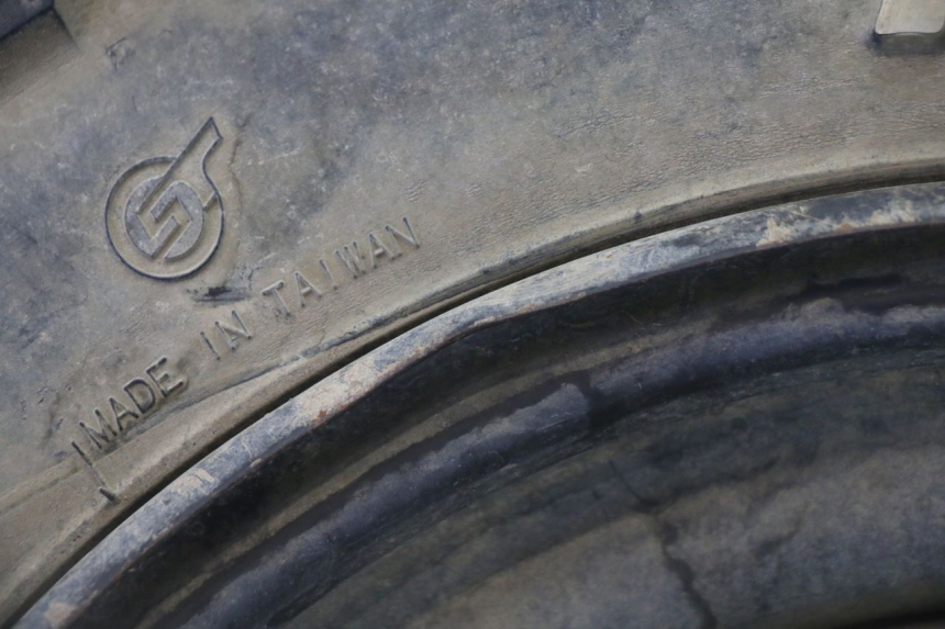 photo de VORDERRADFELGE UND REIFEN YAMAHA YFM GRIZZLY 550 (2008 - 2015) - Details der Befestigungspunkte