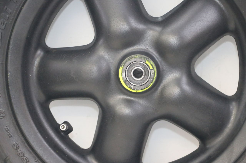 photo de VORDERRADFELGE UND REIFEN YAMAHA YP MAJESTY 125 (2002 - 2006) - Zoom auf Komponenten