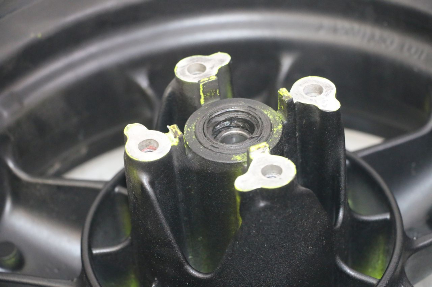 photo de VORDERRADFELGE UND REIFEN YAMAHA YP MAJESTY 125 (2002 - 2006) - Gesamtansicht des Produkts