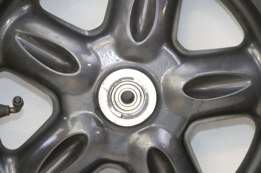 photo de VORDERRADFELGE UND REIFEN YAMAHA YP MAJESTY 125 (2007 - 2010) - Alternativer Blickwinkel