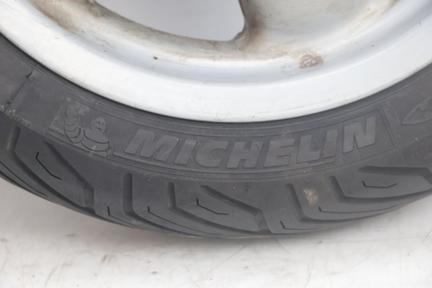 photo de VORDERRADFELGE UND REIFEN YAMAHA YP MAJESTY 125 (2002 - 2006) - Fokus auf die Struktur