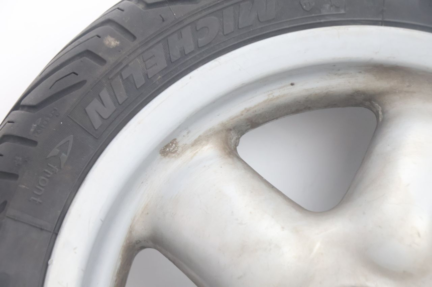 photo de VORDERRADFELGE UND REIFEN YAMAHA YP MAJESTY 125 (2002 - 2006) - Technische Nahaufnahme