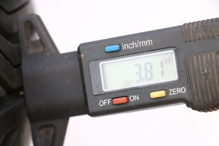 photo de VORDERRADFELGE UND REIFEN YAMAHA YP MAJESTY 125 (1998 - 2001) - Detailansicht des Bauteils