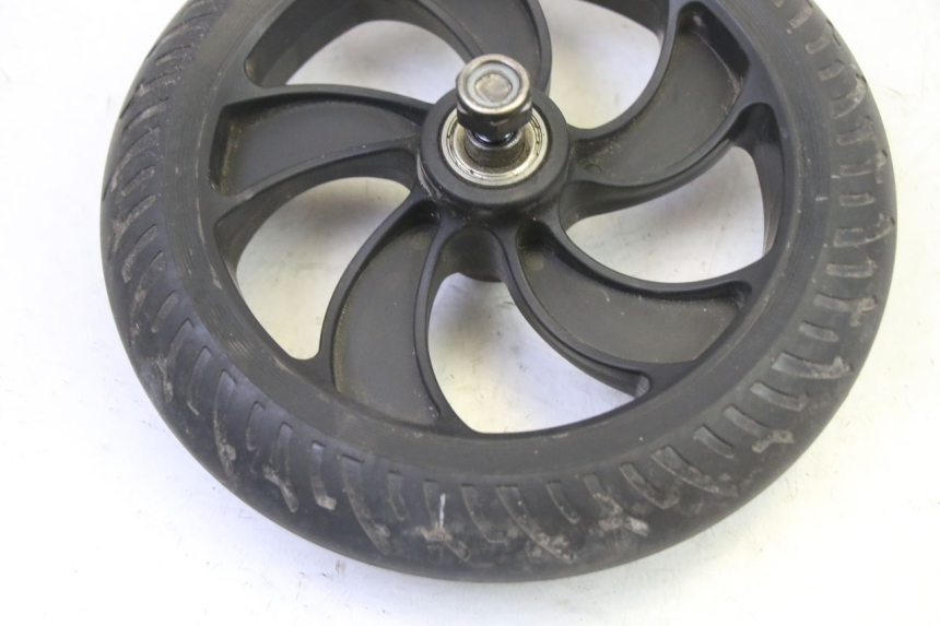 photo de VORDERRADFELGE UND REIFEN MOOVWAY Z8 1 - Gesamtansicht des Produkts