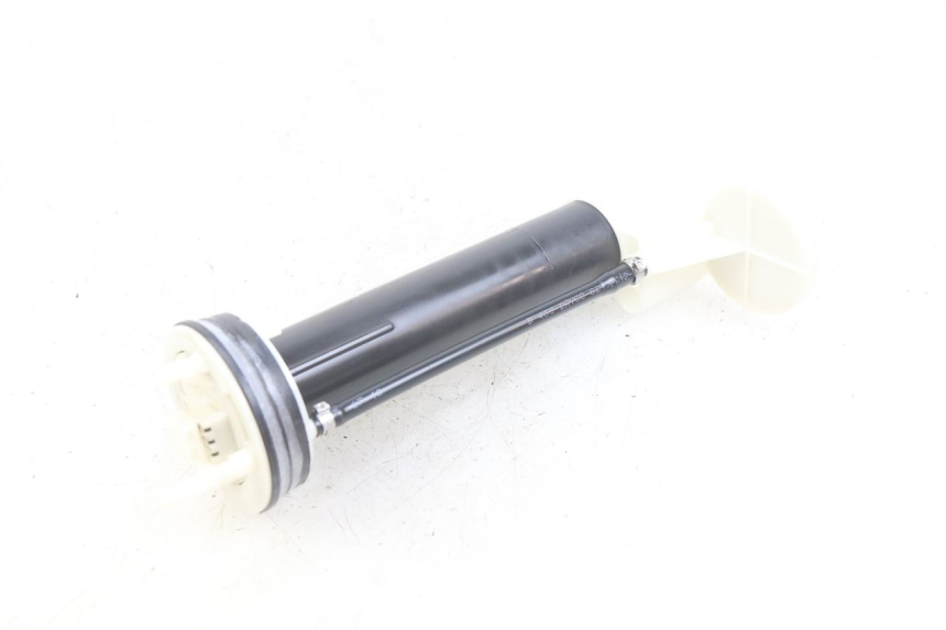 photo de KRAFTSTOFFTANKMESSSTAB APRILIA ATLANTIC 125 (2003 - 2009) - Details der Befestigungspunkte