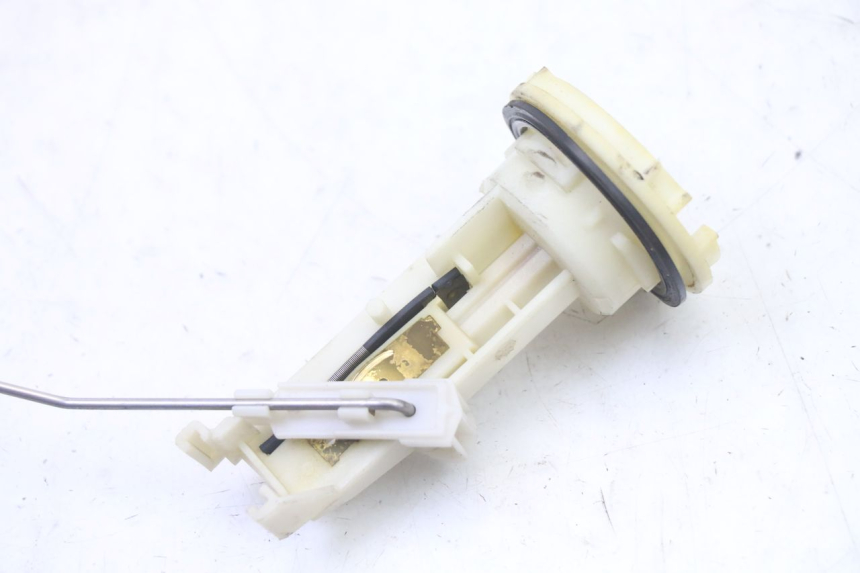 photo de KRAFTSTOFFTANKMESSSTAB PEUGEOT ELYSTAR 50 (2002 - 2014) - Detailansicht des Bauteils