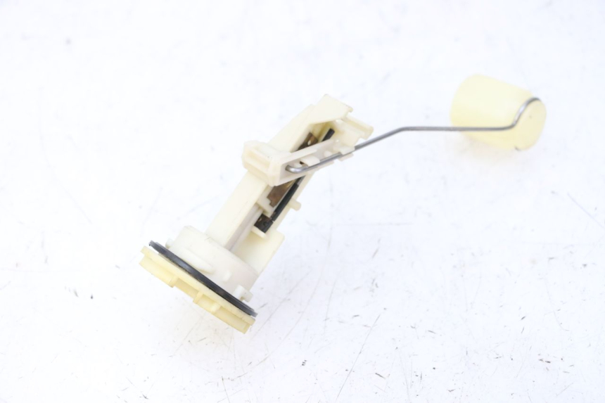 photo de KRAFTSTOFFTANKMESSSTAB PEUGEOT ELYSTAR 50 (2002 - 2014) - Detailansicht des Bauteils