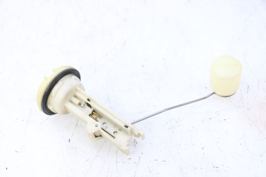 photo de KRAFTSTOFFTANKMESSSTAB PEUGEOT ELYSTAR 50 (2002 - 2014) - Zoom auf Gebrauchszustand