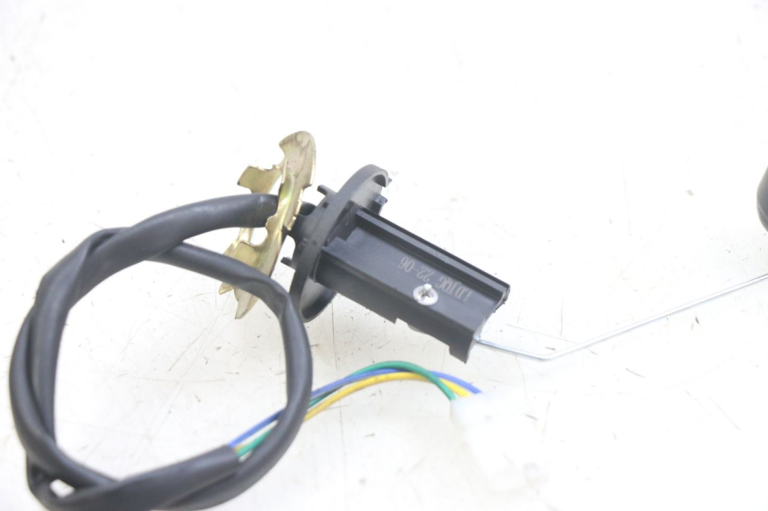 photo de KRAFTSTOFFTANKMESSSTAB JM MOTORS EVOLIS 4T 50 (2018 - 2022) - Zoom auf Gebrauchszustand