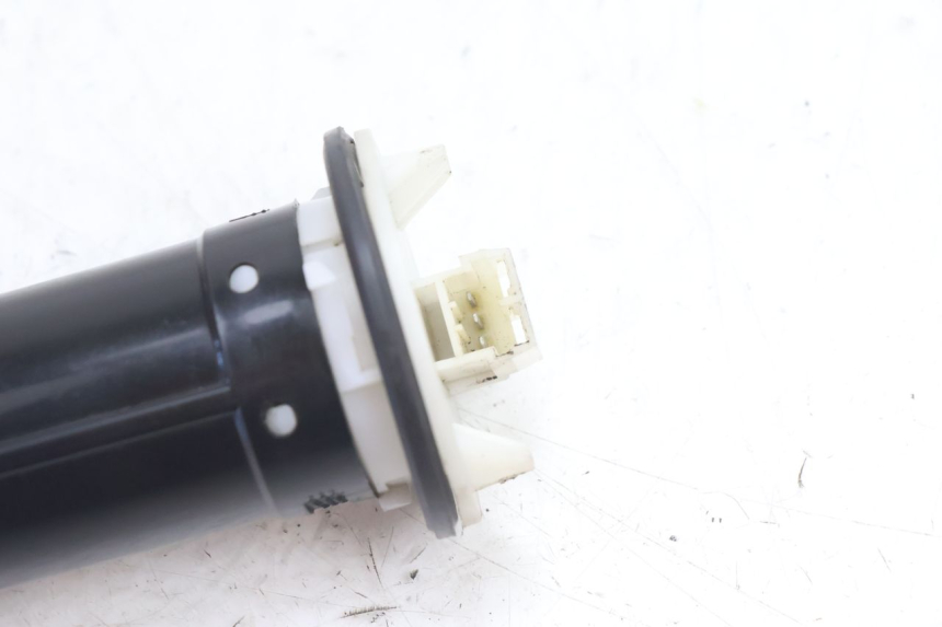 photo de KRAFTSTOFFTANKMESSSTAB PIAGGIO FLY 2T 50 (2004 - 2017) - Detailansicht des Bauteils