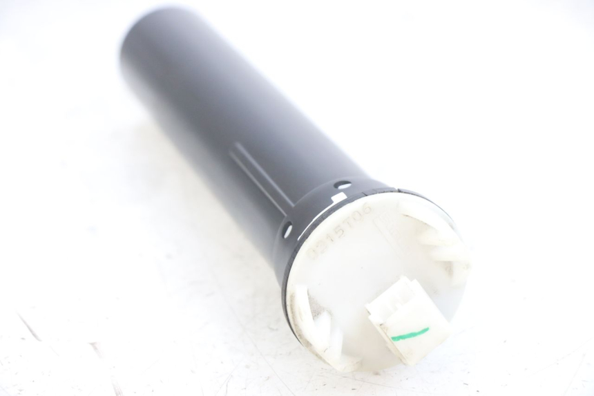 photo de KRAFTSTOFFTANKMESSSTAB PIAGGIO FLY 125 (2005 - 2012) - Detailansicht des Bauteils