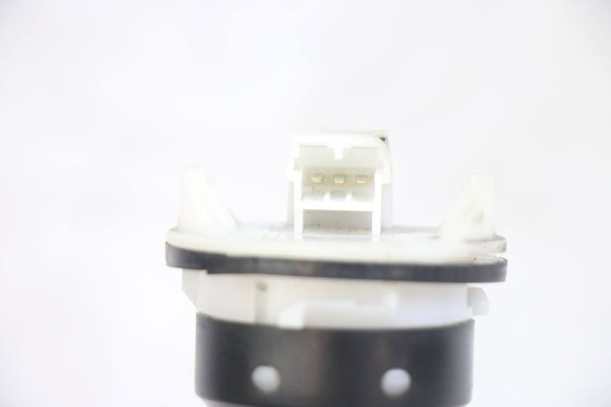 photo de KRAFTSTOFFTANKMESSSTAB PIAGGIO FLY 125 (2005 - 2012) - Alternative Perspektive