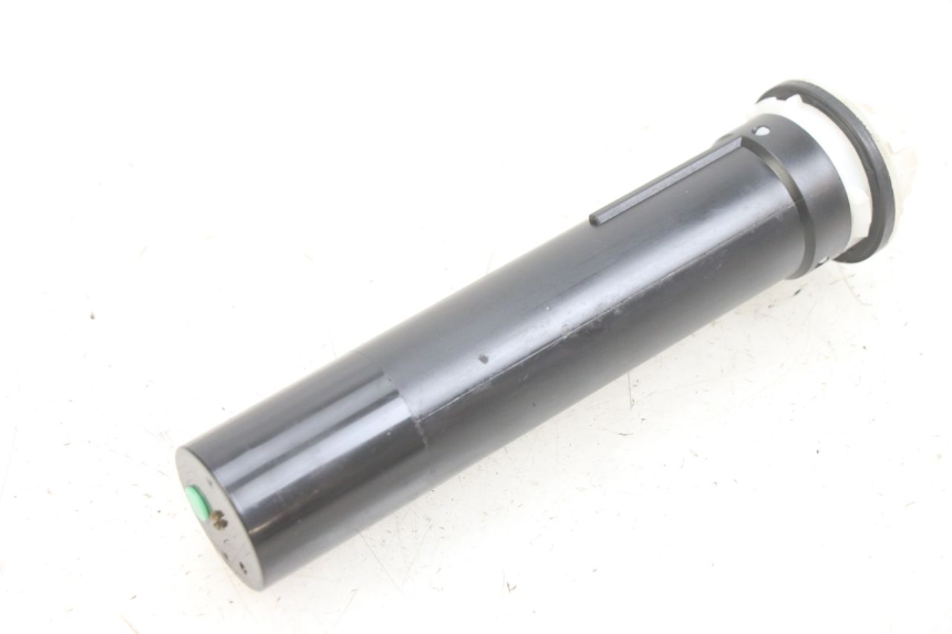 photo de KRAFTSTOFFTANKMESSSTAB PIAGGIO FLY 125 (2005 - 2012) - Technische Nahaufnahme