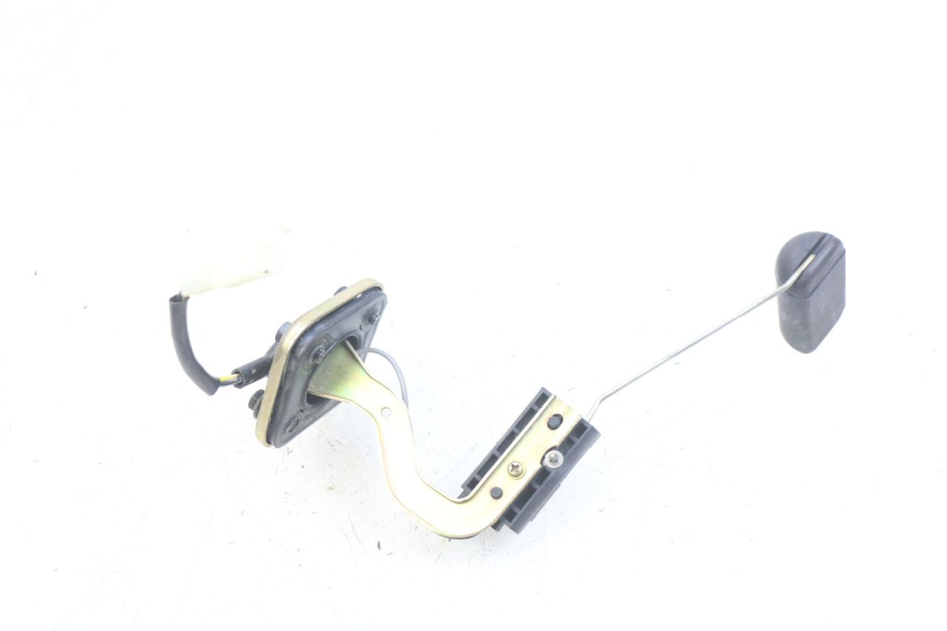 photo de KRAFTSTOFFTANKMESSSTAB PEUGEOT KISBEE 2T 50 (2010 - 2017) - Zoom auf Gebrauchszustand