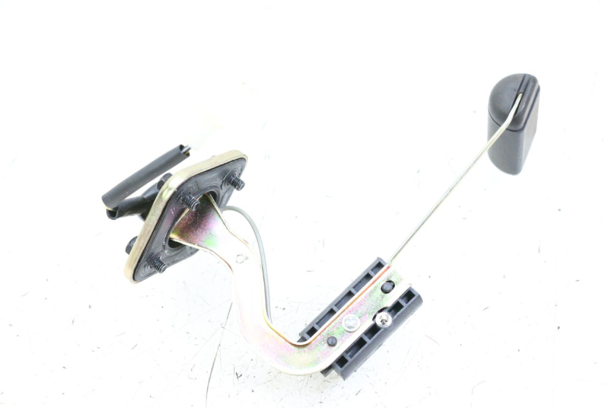 photo de KRAFTSTOFFTANKMESSSTAB PEUGEOT KISBEE 4T 50 (2018 - 2022) - Zoom auf Gebrauchszustand