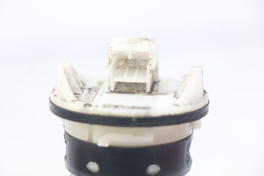 photo de KRAFTSTOFFTANKMESSSTAB PIAGGIO LIBERTY 4T 50 (2004 - 2008) - Zoom auf Gebrauchszustand