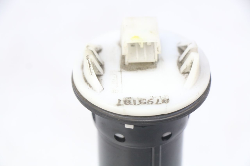 photo de KRAFTSTOFFTANKMESSSTAB PIAGGIO MP3 LT 300 (2010 - 2016) - Zoom auf Gebrauchszustand