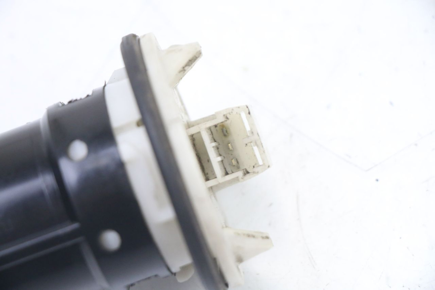 photo de KRAFTSTOFFTANKMESSSTAB PIAGGIO MP3 LT 400 (2007 - 2012) - Zoom auf Gebrauchszustand