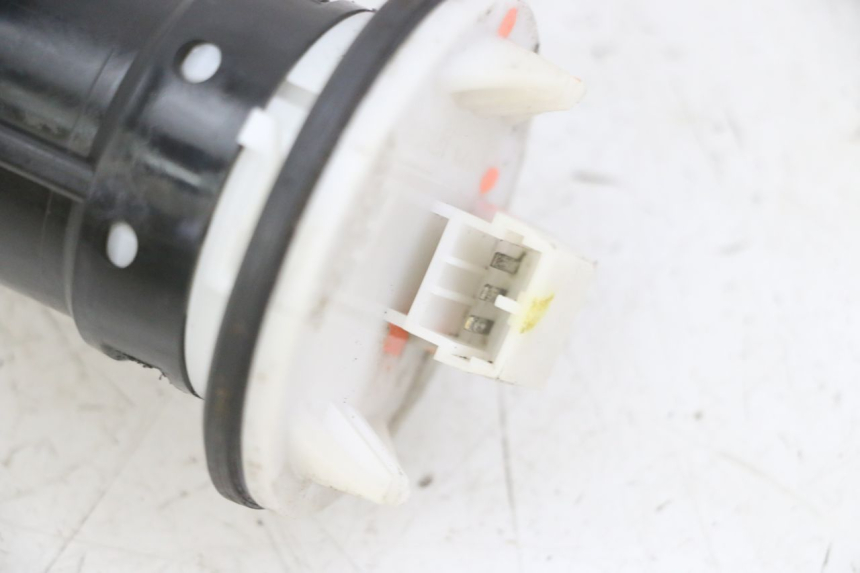 photo de KRAFTSTOFFTANKMESSSTAB PIAGGIO MP3 LT 300 (2010 - 2016) - Details der Befestigungspunkte