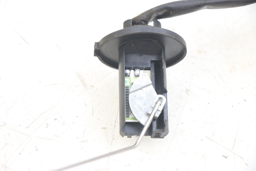 photo de KRAFTSTOFFTANKMESSSTAB SYM ORBIT 2 TS 2T 50 (2011 - 2016) - Zoom auf Gebrauchszustand