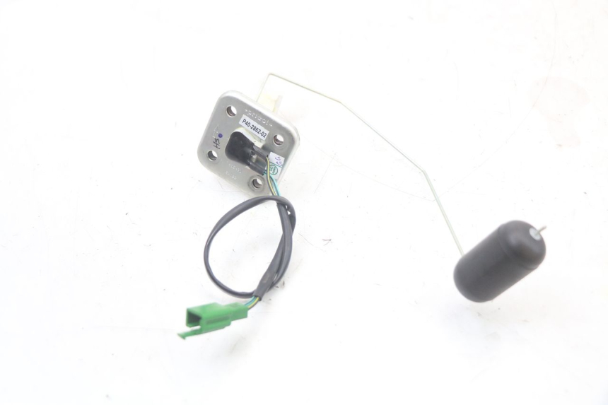 photo de TANKGEBER ROYAL ENFIELD CONTINENTAL GT 650 (2019 - 2024) - Zoom auf Gebrauchszustand