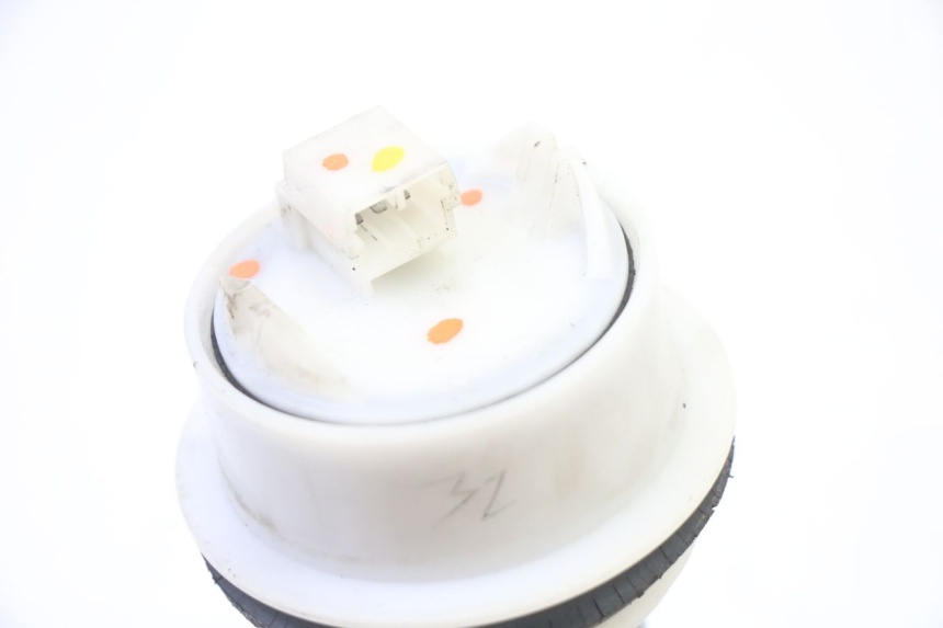 photo de TANKGEBER PEUGEOT SATELIS 250 (2006 - 2012) - Alternative Perspektive