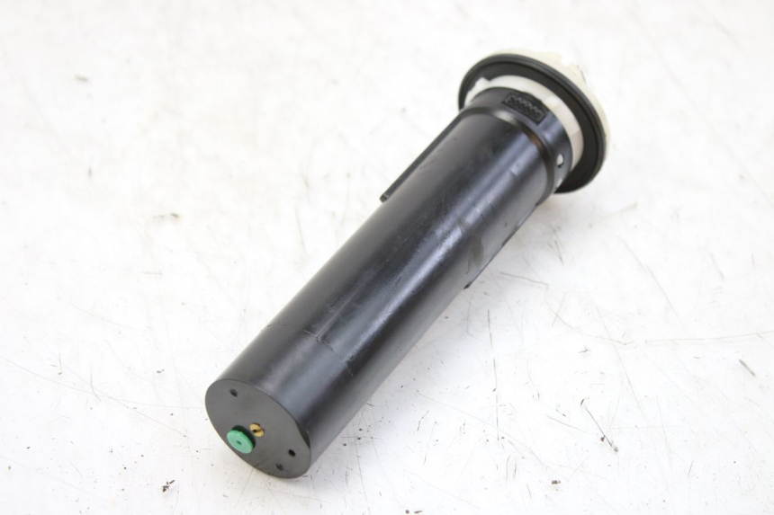 photo de KRAFTSTOFFTANKMESSSTAB APRILIA SCARABEO 100 (2003 - 2012) - Zoom auf Gebrauchszustand