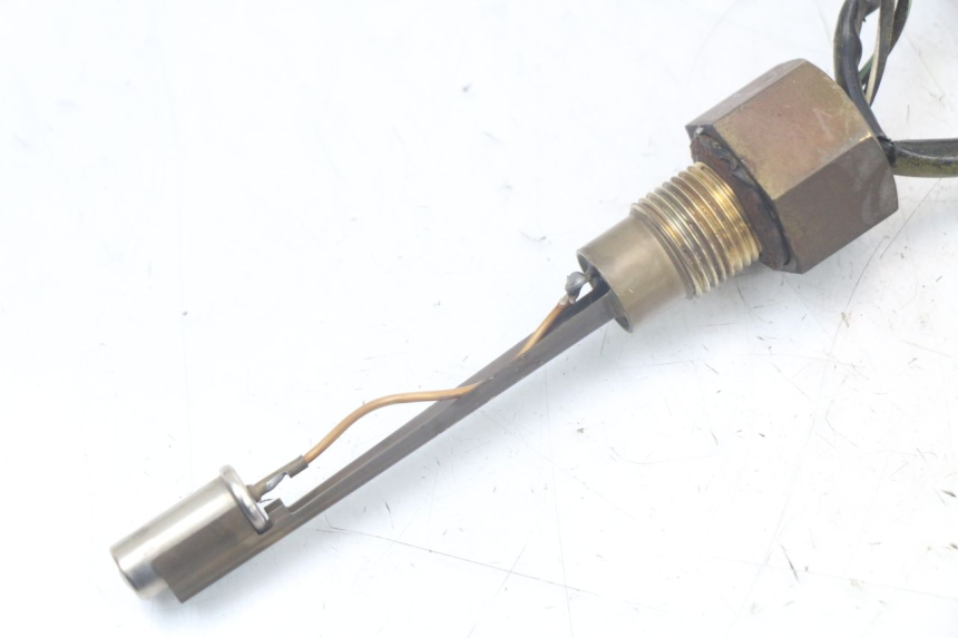 photo de KRAFTSTOFFTANKMESSSTAB TRIUMPH SPEED TRIPLE T301 900 (1994 - 1996) - Zoom auf Gebrauchszustand