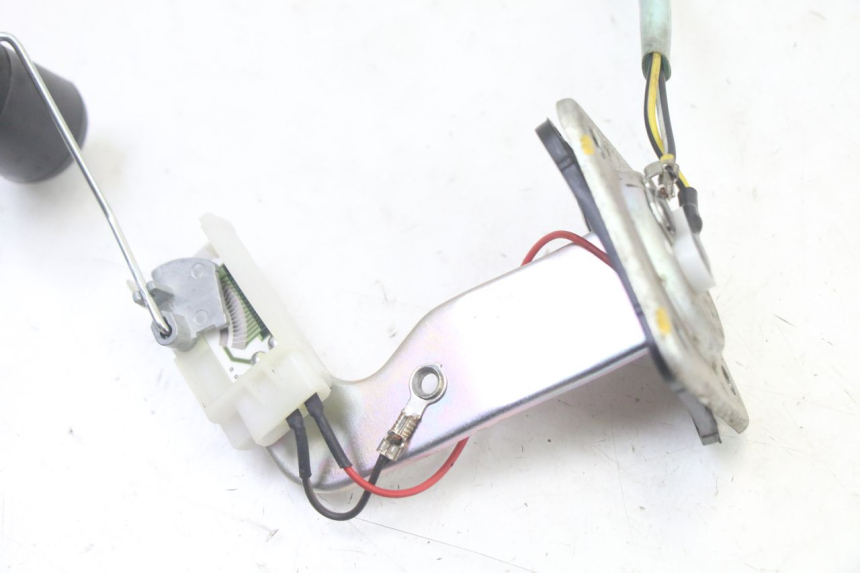 photo de KRAFTSTOFFTANKMESSSTAB APRILIA SXR 50 (2021 - 2023) - Detailansicht des Bauteils