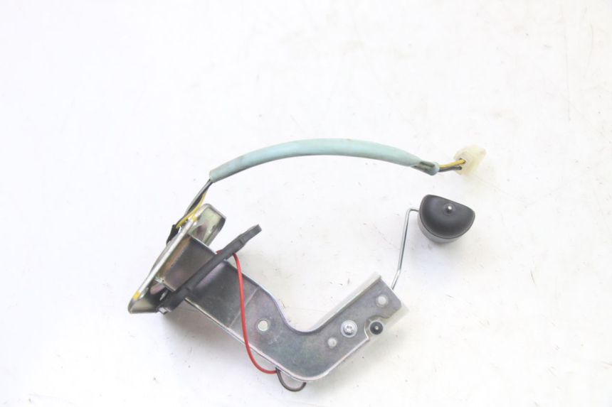 photo de KRAFTSTOFFTANKMESSSTAB APRILIA SXR 50 (2021 - 2023) - Zoom auf Gebrauchszustand