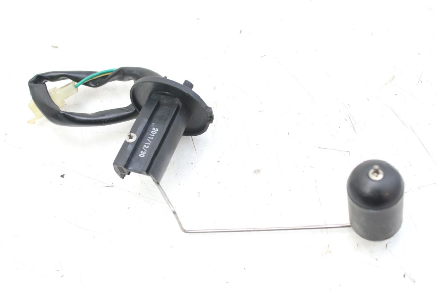 photo de TANKANZEIGE KRAFTSTOFF PEUGEOT TWEET 4T 50 (2010 - 2014) - Zoom auf Gebrauchszustand