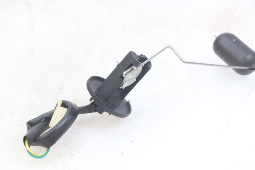 photo de TANKANZEIGE KRAFTSTOFF PEUGEOT TWEET 4T 50 (2010 - 2014) - Zoom auf Gebrauchszustand