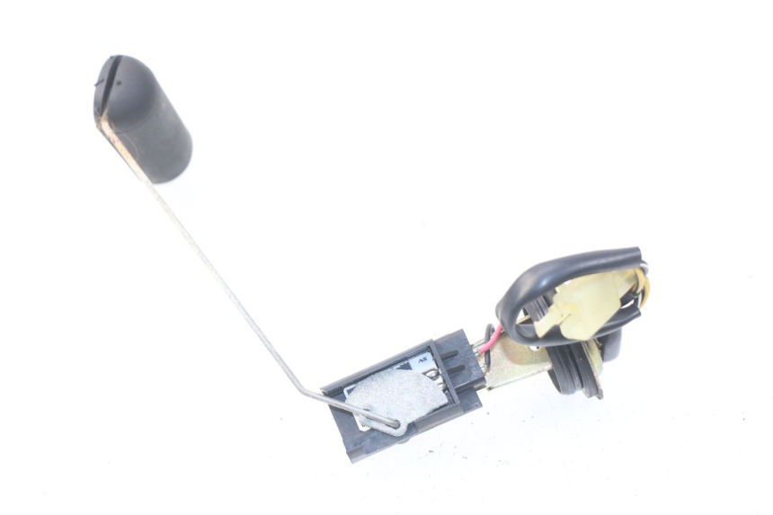 photo de TANKGEBER SUZUKI UC EPICURO 125 (1999 - 2003) - Zoom auf Gebrauchszustand