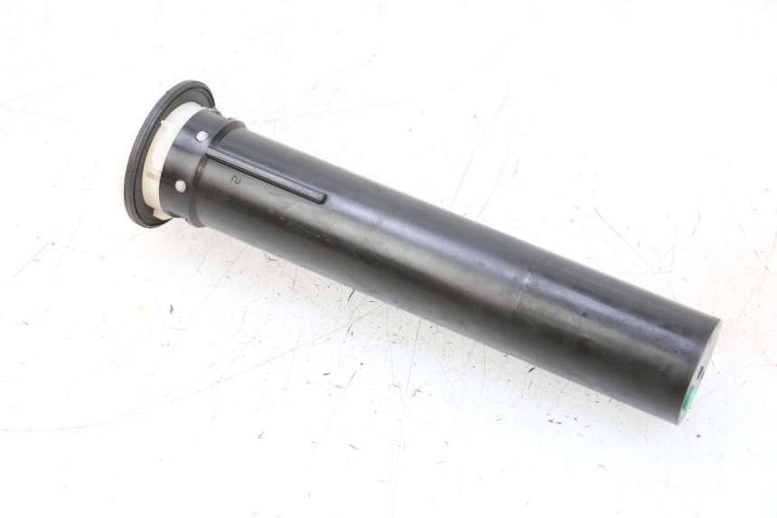 photo de KRAFTSTOFFTANKMESSSTAB PIAGGIO VESPA GTS SUPER IE 125 (2009 - 2016) - Zoom auf Gebrauchszustand