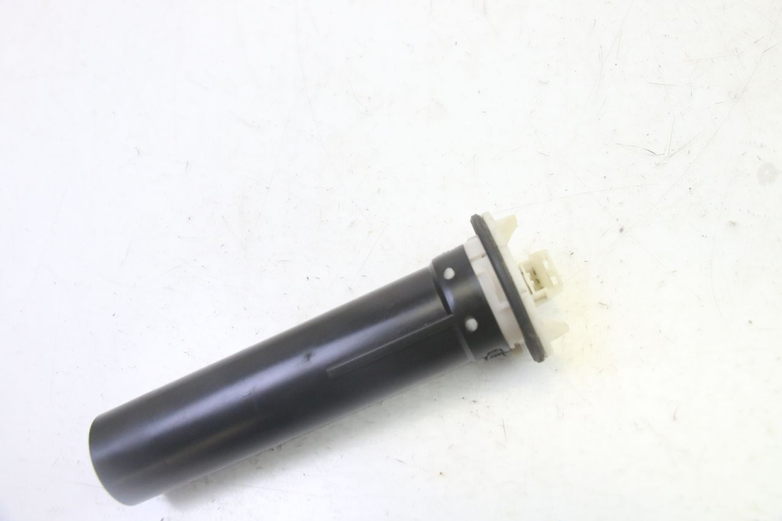 photo de KRAFTSTOFFTANKMESSSTAB PIAGGIO VESPA S 2T 50 (2007 - 2014) - Hauptansicht