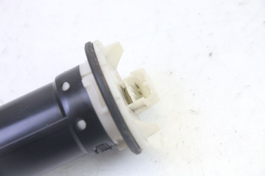 photo de KRAFTSTOFFTANKMESSSTAB PIAGGIO VESPA S 2T 50 (2007 - 2014) - Detailansicht des Bauteils