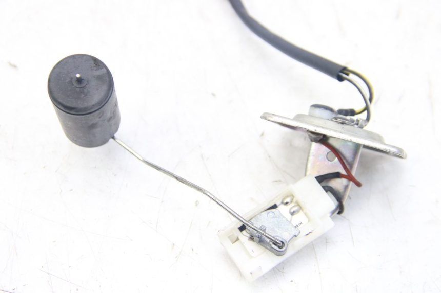 photo de KRAFTSTOFFTANKMESSSTAB PIAGGIO VESPA SPRINT 2T 50 (2014 - 2018) - Zoom auf Gebrauchszustand